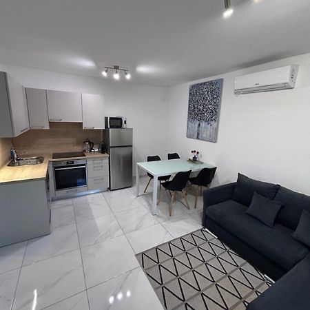 Ivaana Apartman Banjol Kültér fotó