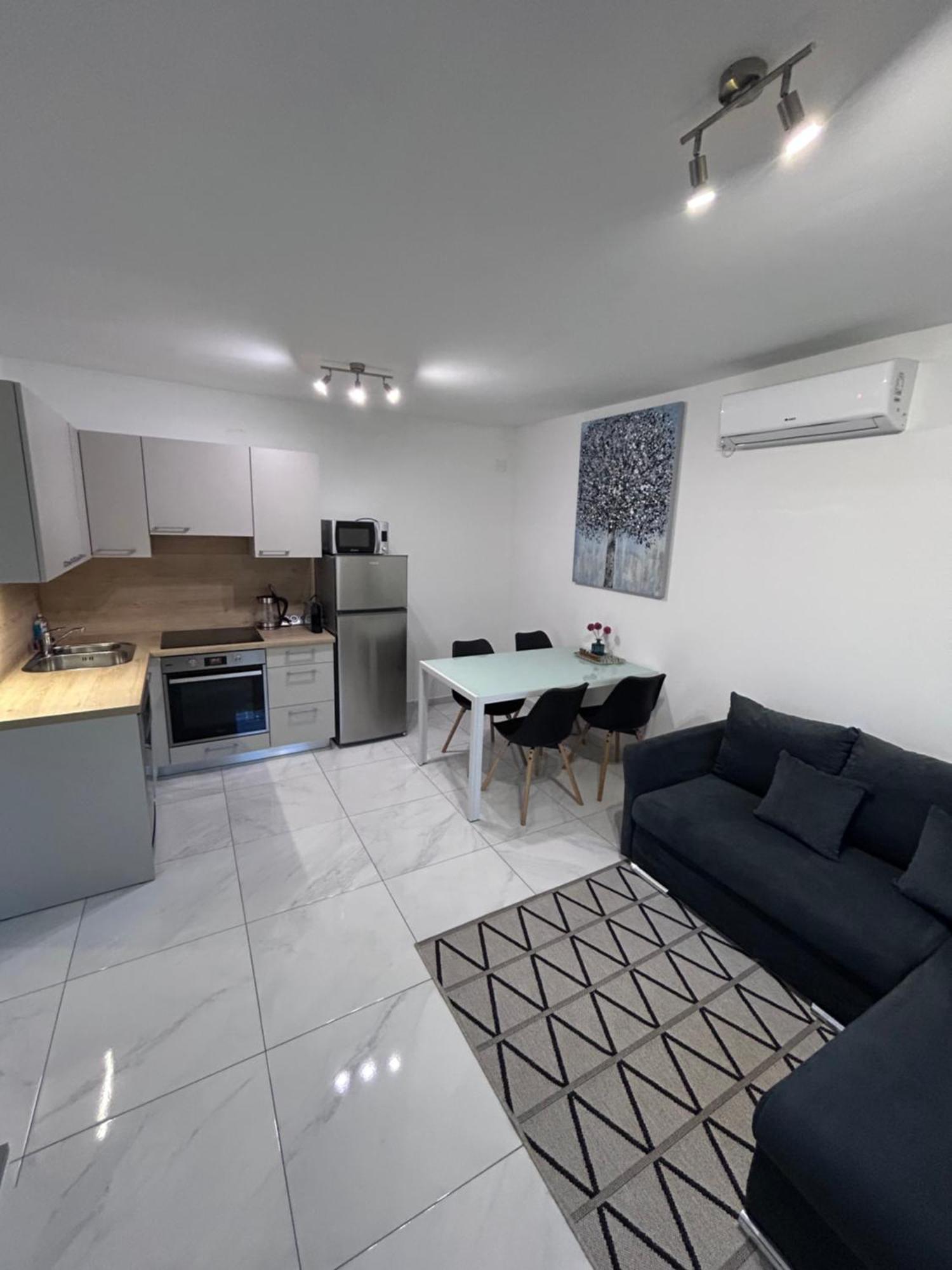 Ivaana Apartman Banjol Kültér fotó